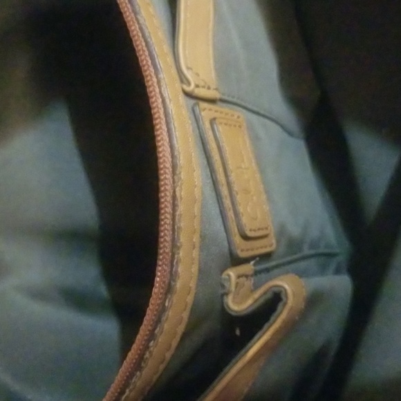 COLE HAAN LEATHER TOTE HANDBAG WITH FRANT PACKET LINED OUTER INSIDE 3 pocket - Picture 5 of 8